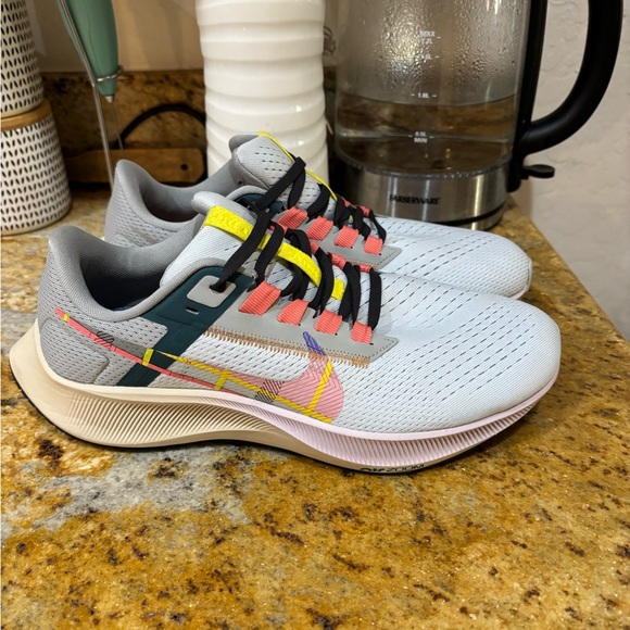 Nike Shoes - Nike air zoom Pegasus size 8.5